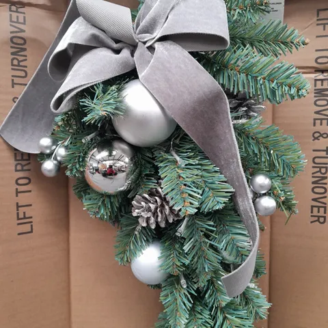 BOXED UNBRANDED FESTIVE TEARDROP DECORATION