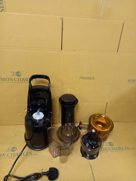 FRIDJA MASTICATING JUICER