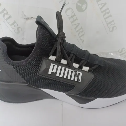 PAIR OF PUMA LACE UP BREATHABLE TRAINERS IN BLACK - UK 8.5