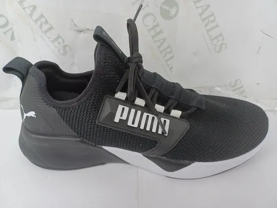 PAIR OF PUMA LACE UP BREATHABLE TRAINERS IN BLACK - UK 8.5