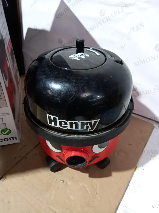 NUMATIC HENRY XTRA VACUUM CLEANER