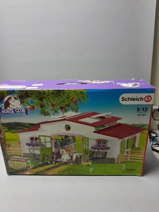 BOXED SCHLEICH HORSE CLUB SET - 42344