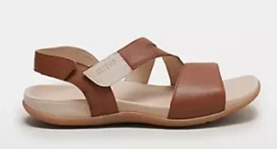 STRIVE JINNY SANDAL TAN SIZE 6