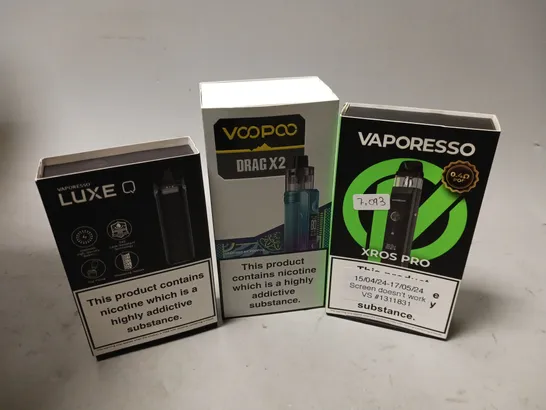 APPROXIMATELY 20 VAPES & E-CIGARETTES TO INCLUDE VAPORESSO XROS PRO, VOOPOO DRAG X2, VAPORESSO LUXE Q, ETC