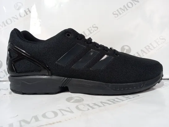 PAIR OF ADIDAS ZX FLUX SHOES IN BLACK UK SIZE 9