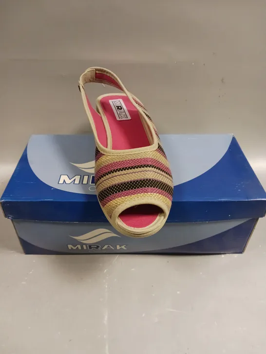 BOXED PAIR OF MIRAK CLASSIC OPEN TOE SLIP ON SANDLES IN RED - SIZE 6