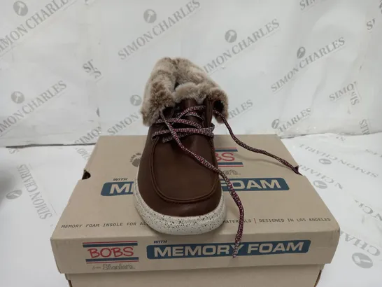 BOXED PAIR OF SKECHERS BOBS HANG GLIDER SHOES BROWN SIZE 5