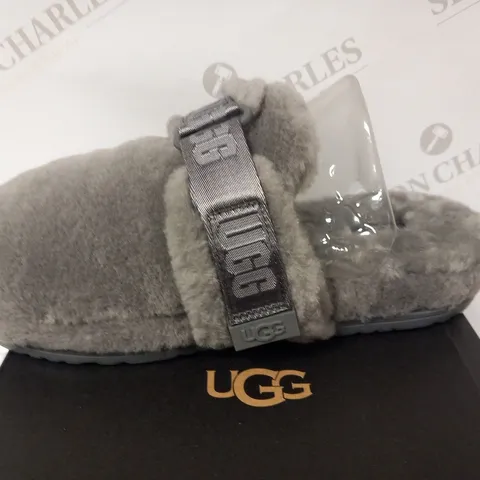 BOXED UGG M FLUFF IT SIZE 8