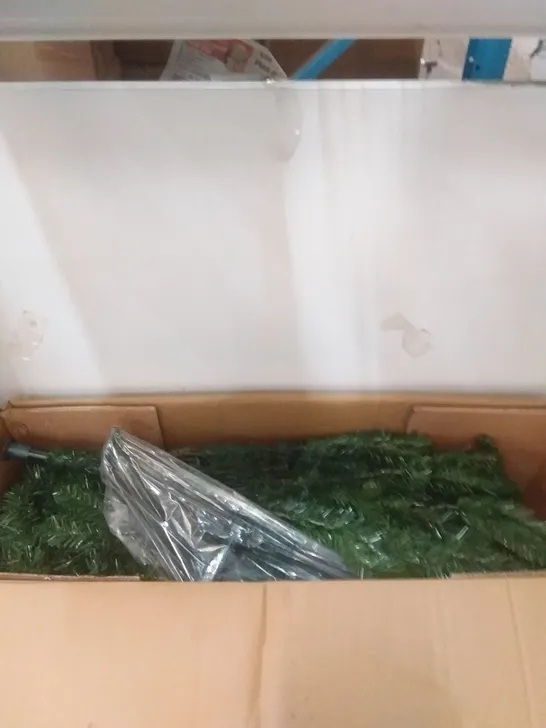 BOXED 6FT GREEN REGAL FIR TREE RRP £74.99