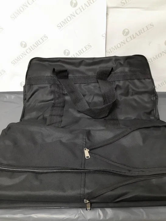 SPORT LARGE BLACK WHEELED SUITCASE. 