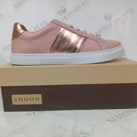 BOXED PAIR OF SHOON LACE UP TRAINERS IN PINK/METALLIC ROSE GOLD SIZE 7
