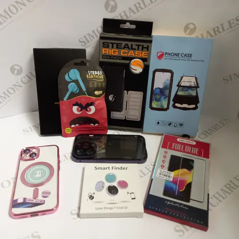 BOX OF APPROX 10 ITEMS INCLUDING ASSORTED PHONE CASES, SCREEN PROTECTORS AND CABLES