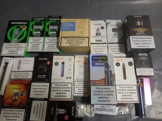 LOT OF APPROXIMATELY 20 ASSORTED VAPING ITEMS AND ACCESSORIES TO INCLUDE VAPORESSO, VOOPOO AND SMOK