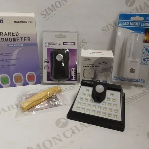 BOX OF APPROX 10 ITEMS INCLUDING INFRARED THERMOMETER, SPREADTRON SMOKE ALARM WIND UP TORCH 