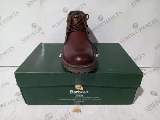 BOXED PAIR OF BARBOUR PEBBLE LACE UP SHOES IN BROWN UK SIZE 8