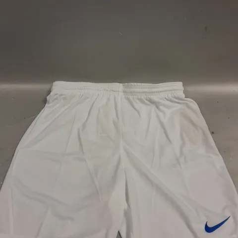 NIKE DRY PARK III CHILDRENS SHORTS IN WHITE - XL