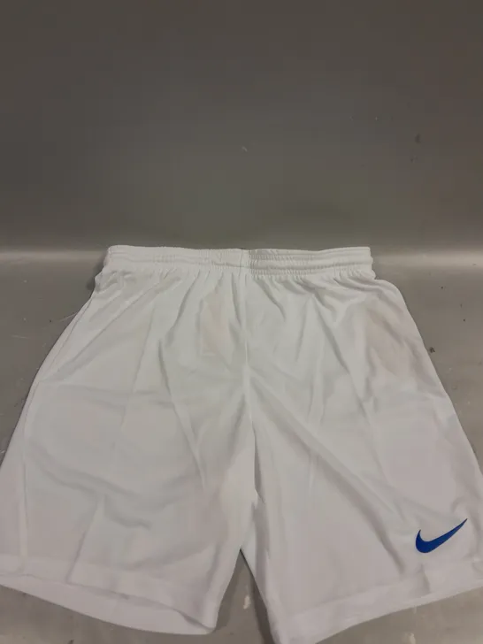 NIKE DRY PARK III CHILDRENS SHORTS IN WHITE - XL