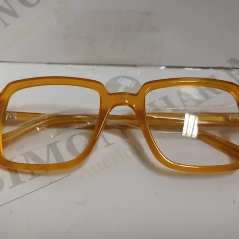 TOM ARCHER ORANGE FASHION GLASSES