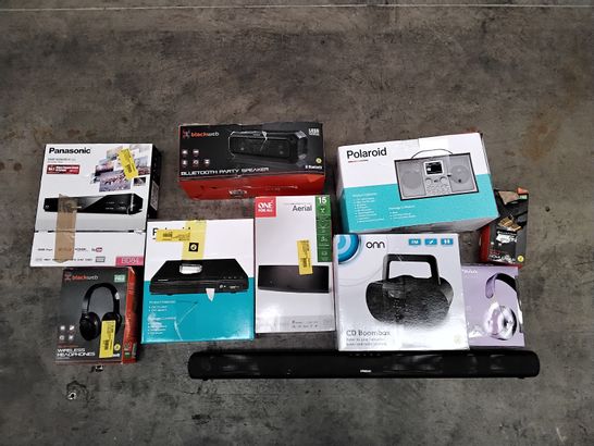 BOX OF ASSORTED ELECTRONIC ITEMS TO INCLUDE BLACKWEB BLUETOOTH PARTY SPEAKERS, PANASONIC BLU-RAY DISC PLAYER, MIXX JX1 WIRELESS HEADPHONES, ONE FOR ALL AERIAL, ETC