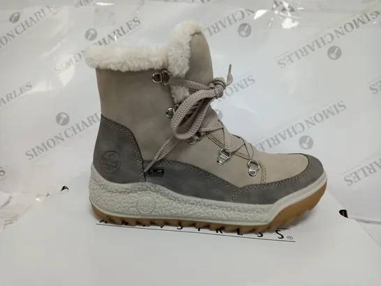 BOXED PAIR OF RIEKER ANTISTRESS WARM HIKING BOOTS SIZE 4 CREAM 