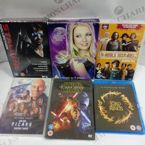 APPROXIMATELY 20 ASSORTED DVD FILMS & BOX SETS TO INCLUDE LORD OF THE RINGS, STARWARS FORCE AWAKENS, STALLONE COLLECTION ETC 