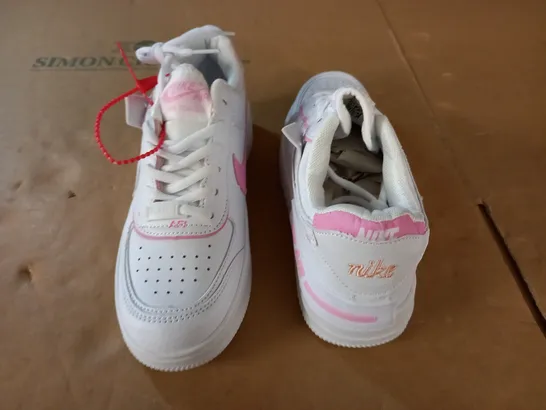 NIKE AIR FORCE 1 WHITE/PINK TRAINERS - UK 6