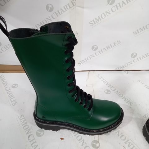 PAIR OF THEARTCOMPANY GREEN LEATHER HI-TOP BOOTS - UK 39
