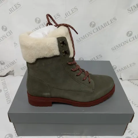 BOXED PAIR OF VIONIC ZOE HIKER OLIVE ANKLE BOOTS - SIZE 7