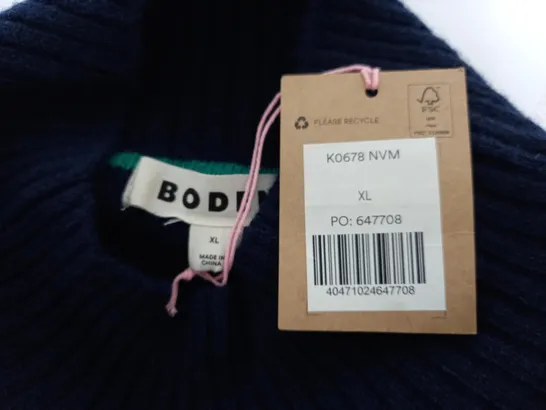 BODEN KNITTED SWEATER IN NAVY/GREEN - XL 