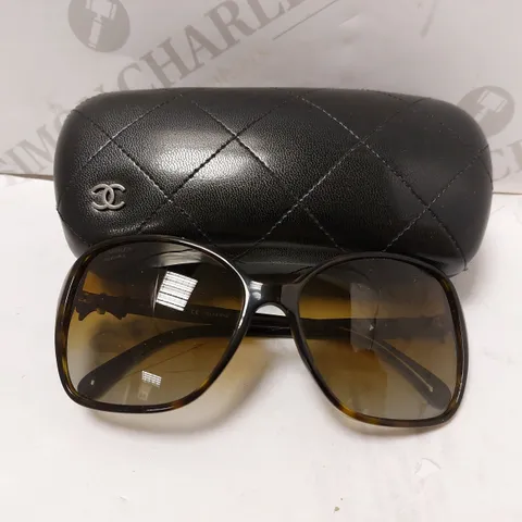 CHANEL BLACK POLORISED BOW SIDE DETAIL SUNGLASSES 5205