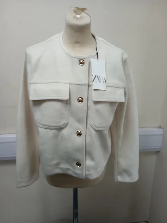 ZARA BUTTON THROUGH CARDIGAN IN WHITE - L