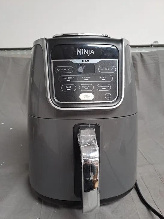 BOXED NINJA AIR FRYER MAX 5.2L AF160UK