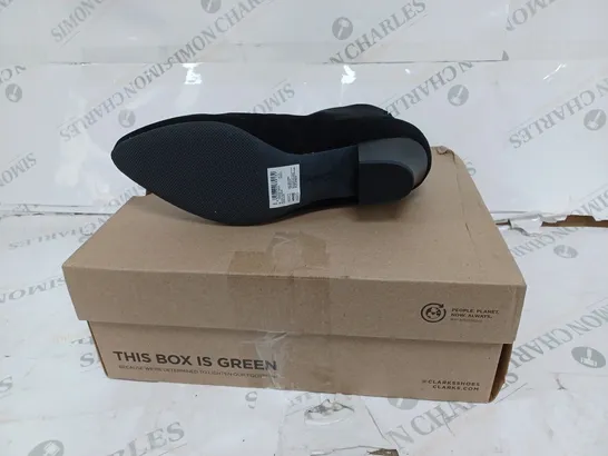 BOXED CLARKS BLACK TERESA BOOTS- SIZE 7 