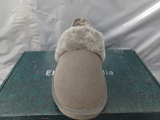 BOXED EMU AUSTRALIA DAYDREAM SLIPPERS IN CHARCOAL - W7/M6