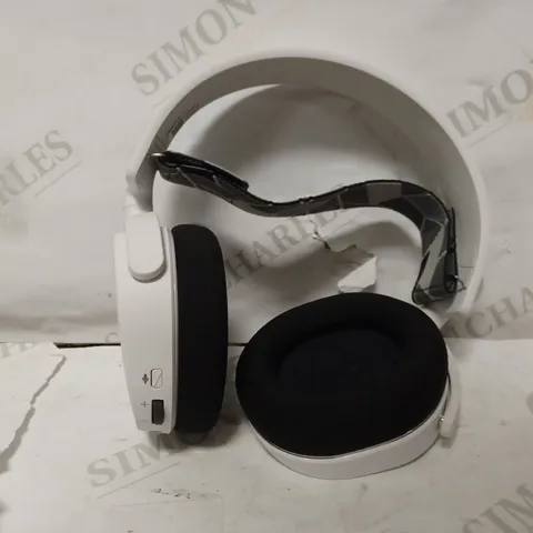 STEELSERIES ARCTIS 3 HEADSET IN WHITE