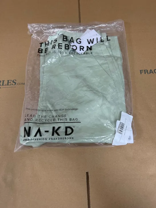 BAGGED NA-KD FLOWRY LONG PANTS IN MINT SIZE EU36