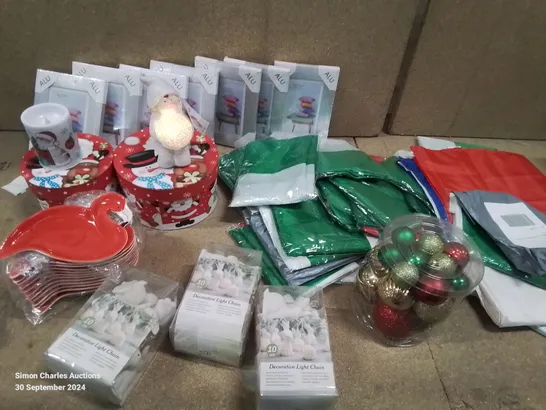 MIXED LOT CONTAINING VARIOUS ITEMS TO INCLUDE, CHRISTMAS BOXES, SELECTION OF FLAGS, FLAMINGO BUTTER/SOAP DISHES, DECORATIVE LIGHT CHAINS, 10X15CM PHOTO FRAMES ETC.