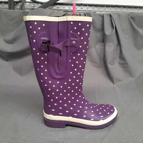 WIDE WELLY COMPANY - PURPLE POLKA DOT WELLIES SIZE UK 6