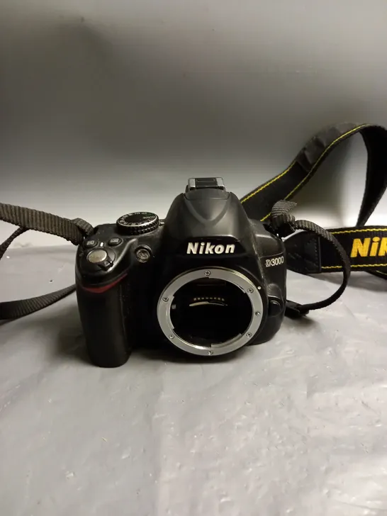 NIKON D3000 DIGITAL CAMERA 