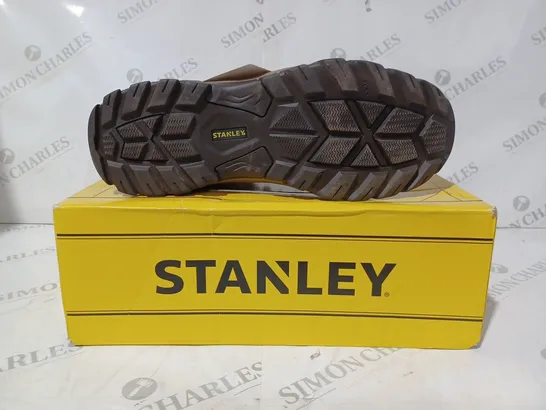 BOXED PAIR OF STANLEY TRADESMAN SAFETY BOOTS IN BLACK UK SIZE 10