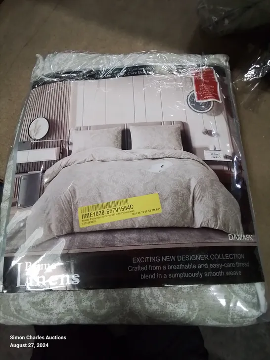 BAGGED ENSLEY FLORAL DUVET COVER SET WITH PILLOW CASES