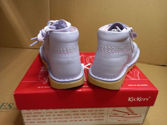 BOXED PAIR OF KICKERS LILAC JNR ANKLE BOOTS - SIZE 12 JNR