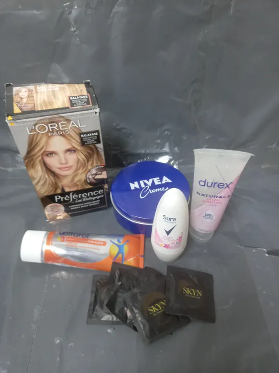 APPROXIMATELY 20 ASSORTED COSMETIC PRODUCTS TO INCLUDE L'OREAL HAIR COLOUR, NIVEA CREAM AND VOLTAROL GEL