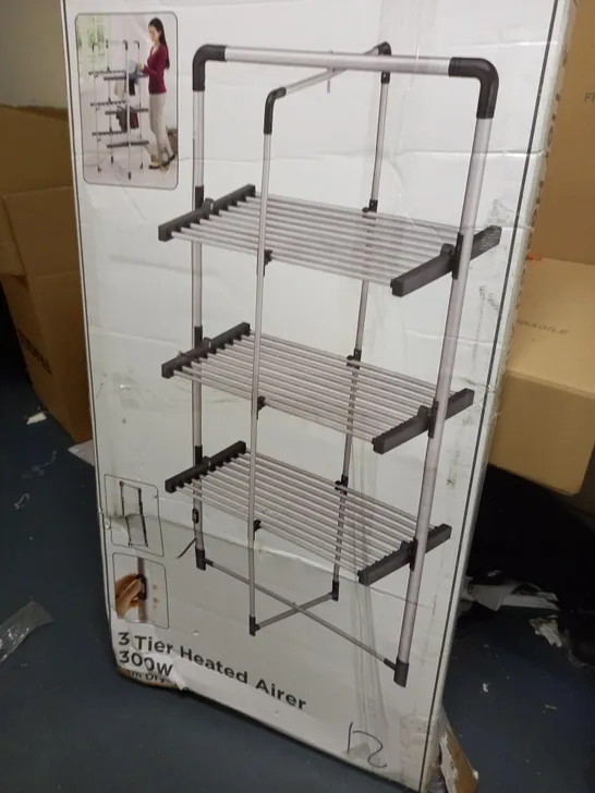 BLACK AND DECKER 3 TIER HEATED AIRER 300W 