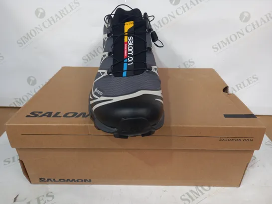 BOXED PAIR OF SALOMON XT-6 GTX SHOES IN BLACK/GREY UK SIZE 11