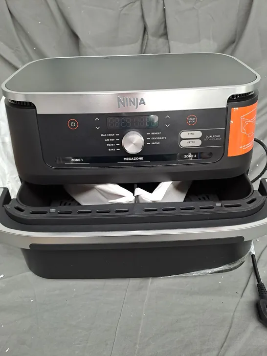 NINJA 10.4L FOODI FLEXDRAWER DUAL AIR FRYER IN BLACK AF500UK