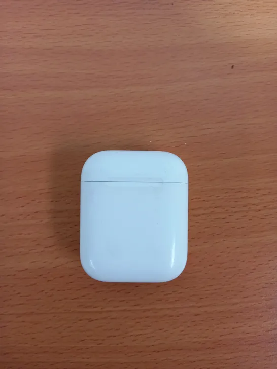 APPLE AIRPODS