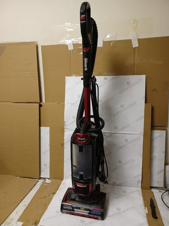 SHARK UPRIGHT VACUUM CLEANER 