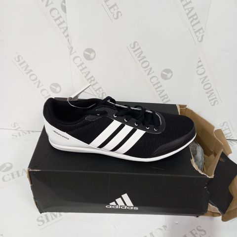 BOXED PAIR OF ADIDAS BLACK/WHITE RUNNING TRAINERS SIZE 5.5