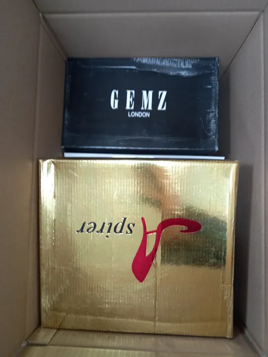 BOX OF APPROXIMATELY 5 ASSORTED PAIRS OF SHOES TO INCLUDE LOW SPIKE SHOES, GOLD HIGH HEELS, WHITE PLATFORM SHOES ETC